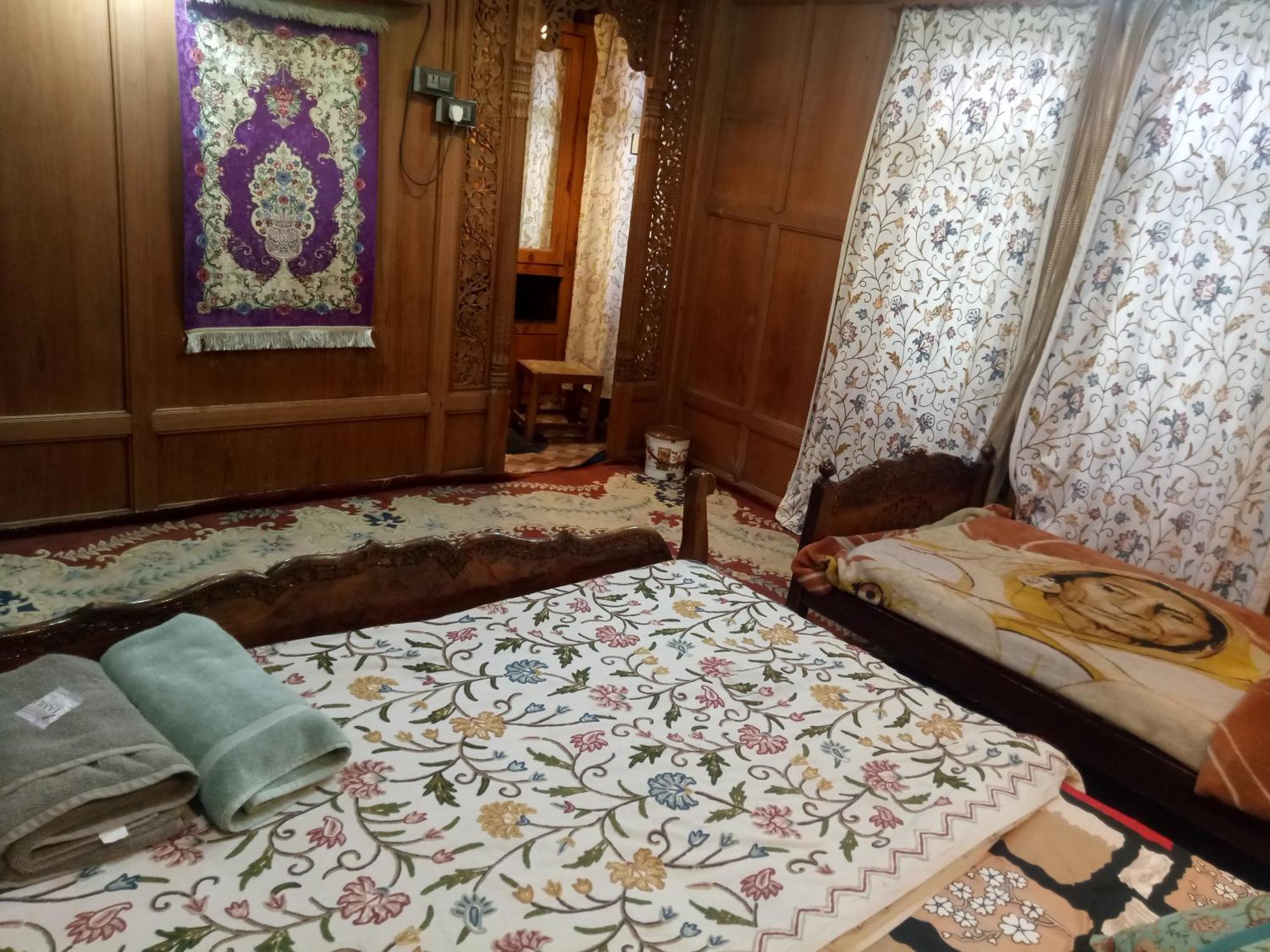 House Boat New Manora Bed & Breakfast Srinagar  Luaran gambar
