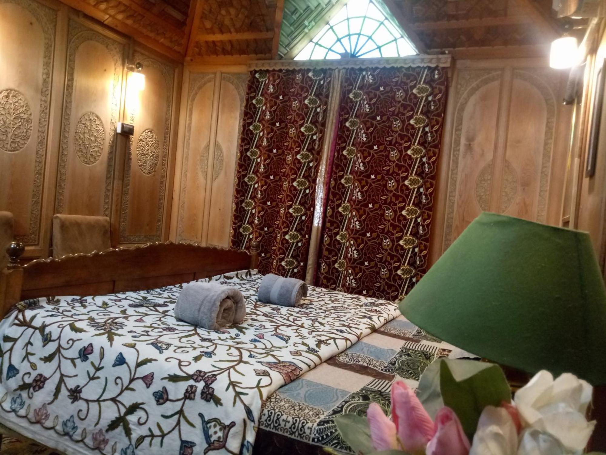 House Boat New Manora Bed & Breakfast Srinagar  Luaran gambar