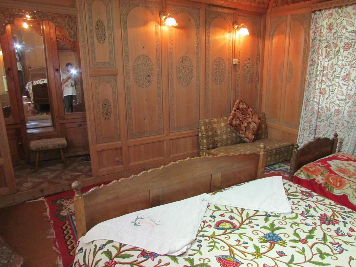 House Boat New Manora Bed & Breakfast Srinagar  Luaran gambar